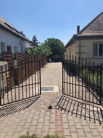 Gere House Case de vacanță Siófok